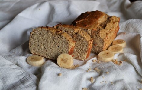 rastlinski beljakovinski bananin kruh